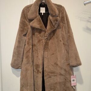 New Avec Les Filles Fur coat size XL